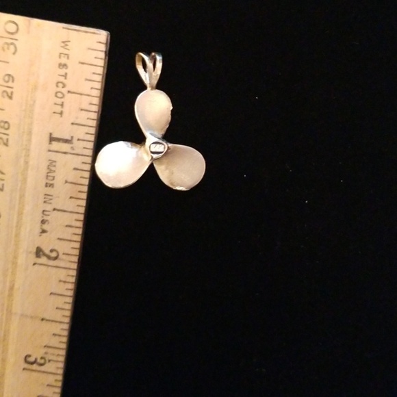 Solid 14kt pendant - Picture 2 of 2